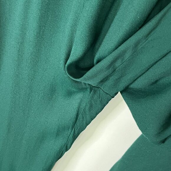 Welcome to my closet! - Picture 9 of 12